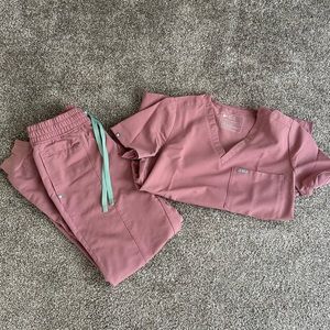 FIGS Mauve Scrub Set Technical Collection